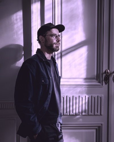 You are currently viewing Mettre le texte en corps et en scène: entretien avec Thierry Raboud